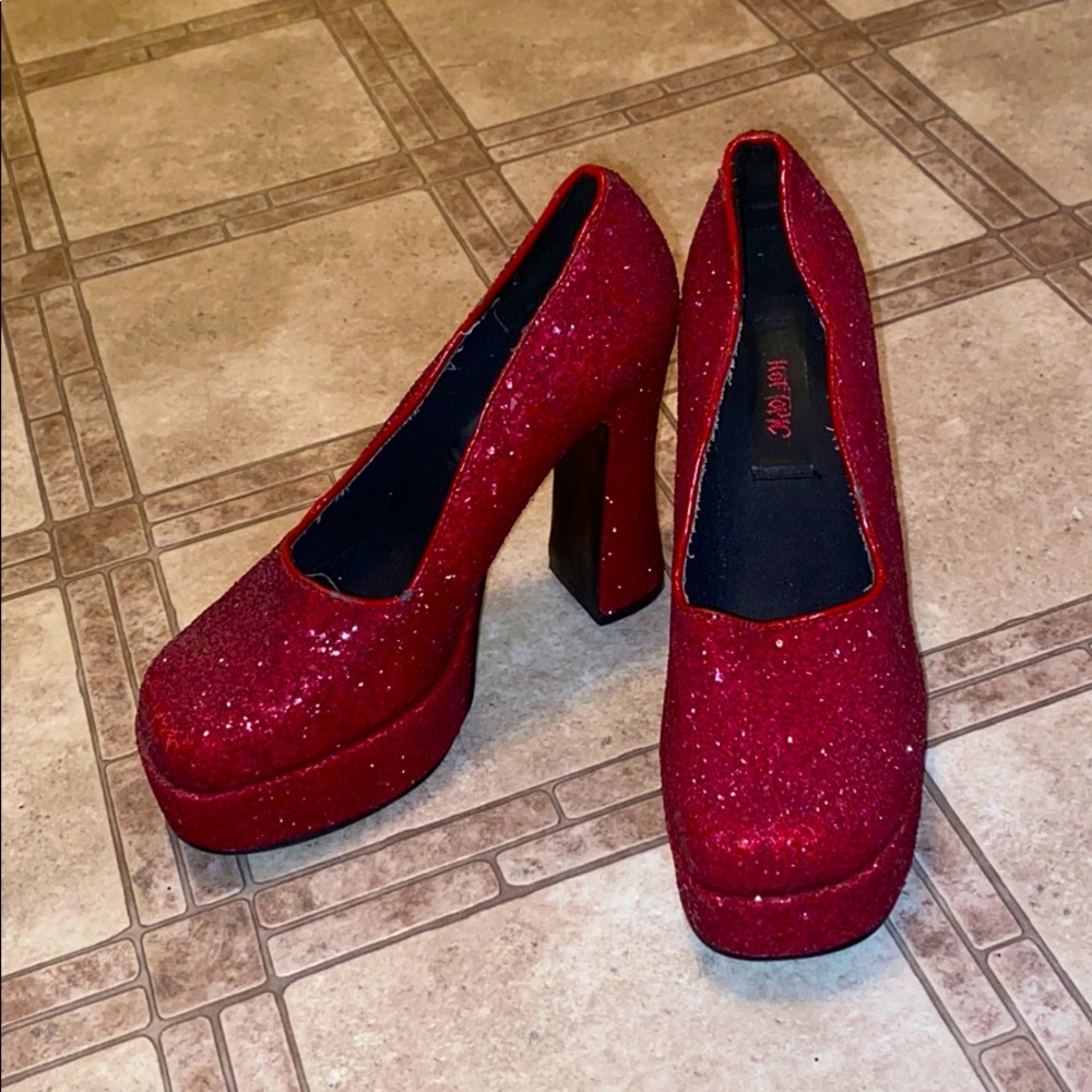 Red Glitter Platform Heels from Hot Topic size 8